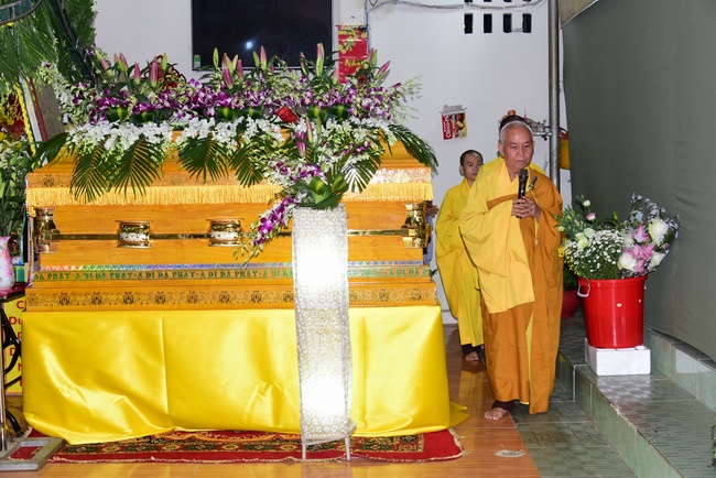 The rite praying for rebirth to Nun Ven. Thich Nu Nhuan Nha