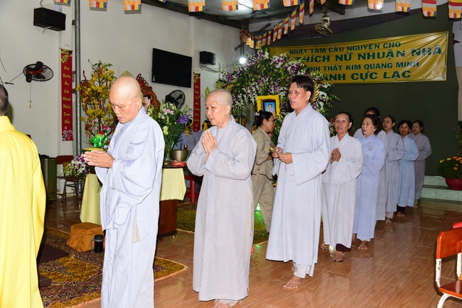 The rite praying for rebirth to Nun Ven. Thich Nu Nhuan Nha