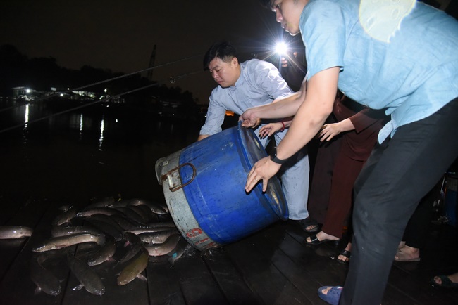 The rite praying for rebirth to Nun Ven. Thich Nu Nhuan Nha