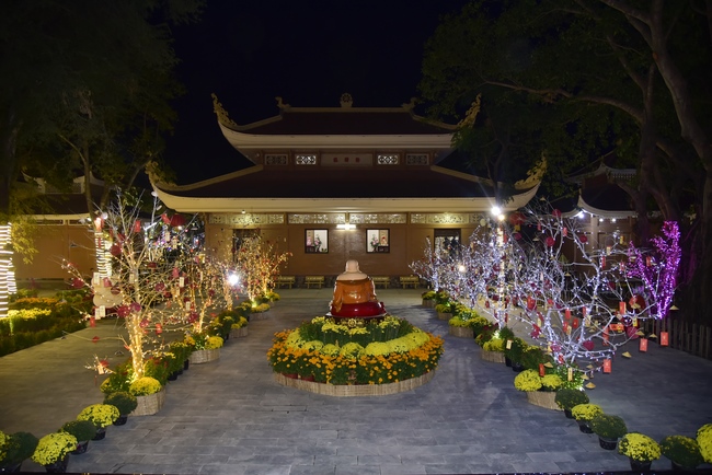 Series photos of activities preparing for the New Year 2020