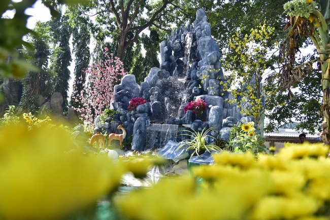 Series photos of activities preparing for the New Year 2020