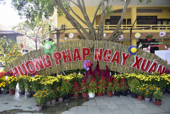 Series photos of activities preparing for the New Year 2020