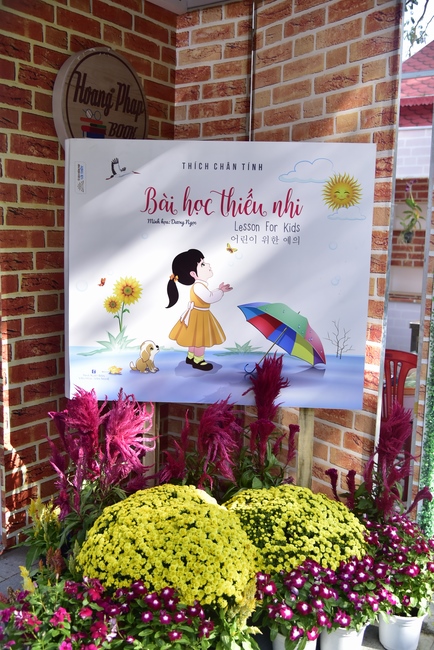 Series photos of activities preparing for the New Year 2020