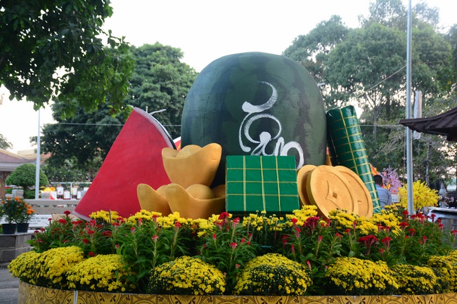 Series photos of activities preparing for the New Year 2020