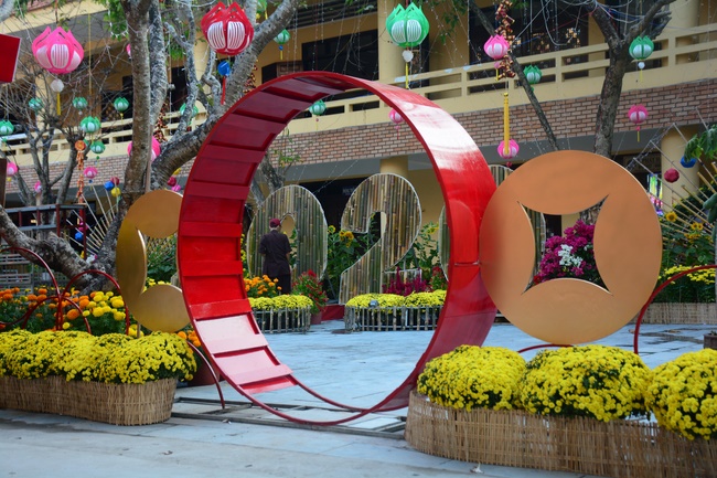 Series photos of activities preparing for the New Year 2020