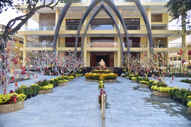 Series photos of activities preparing for the New Year 2020