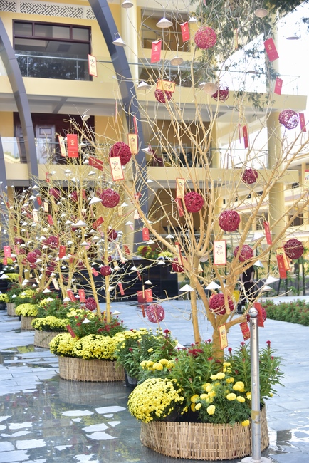 Series photos of activities preparing for the New Year 2020