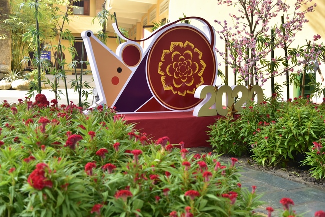 Series photos of activities preparing for the New Year 2020