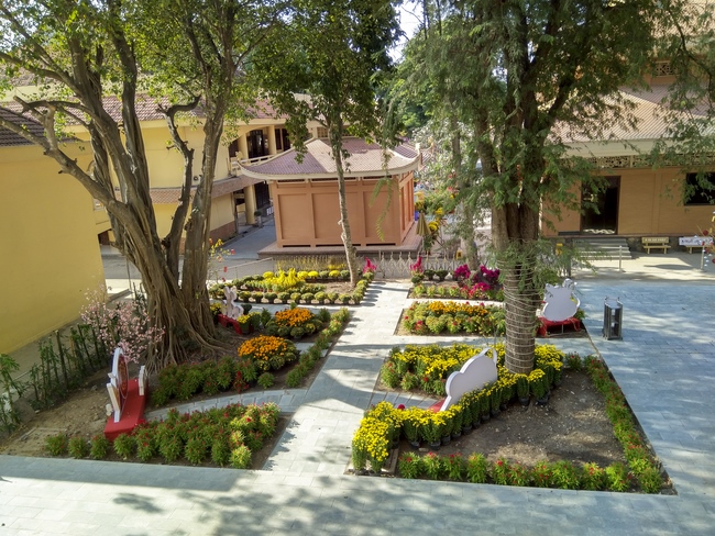 Series photos of activities preparing for the New Year 2020