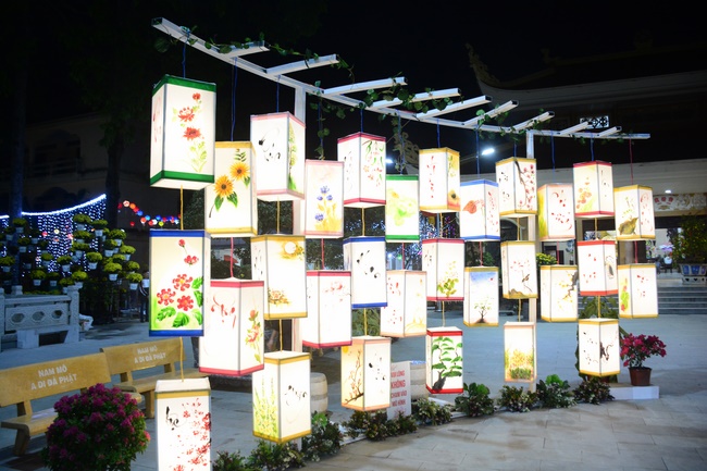 Series photos of activities preparing for the New Year 2020