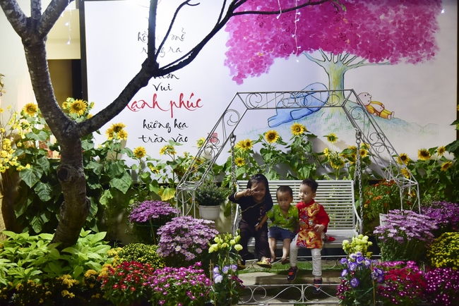 Series photos of activities preparing for the New Year 2020