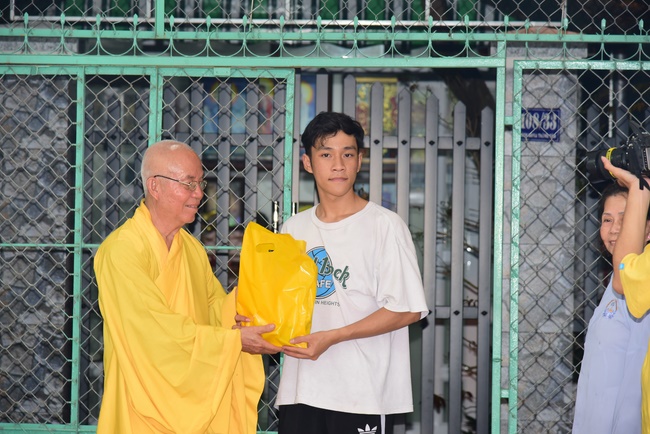 The Gratitude Ceremony at the Minh Chat retreat in Can Tho