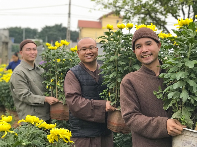 Welcoming the spring at Tay Khanh pagoda, Thai Binh