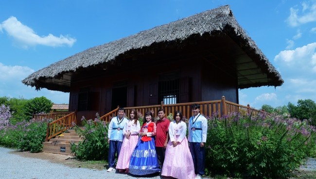 Đón xuân tại chùa Tây Pháp, Tây Ninh