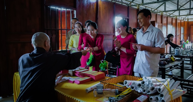 Đón xuân tại chùa Tây Pháp, Tây Ninh