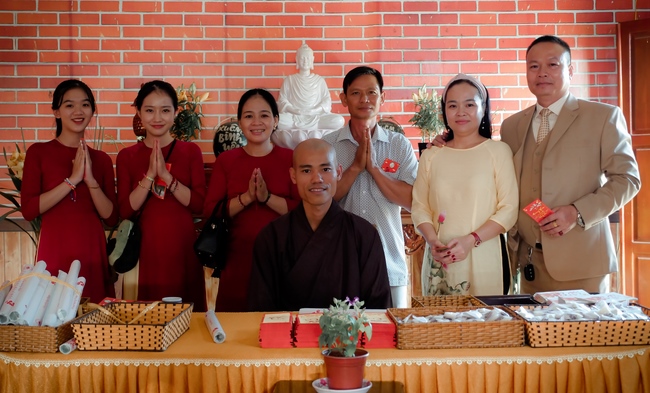 Đón xuân tại chùa Tây Pháp, Tây Ninh