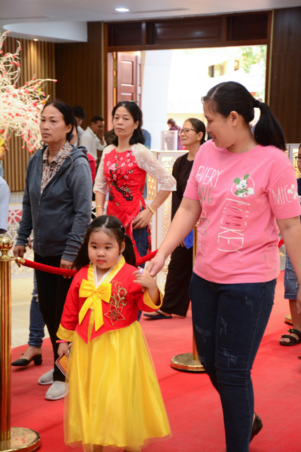 Series of photos on the 2nd day of Tet Holiday