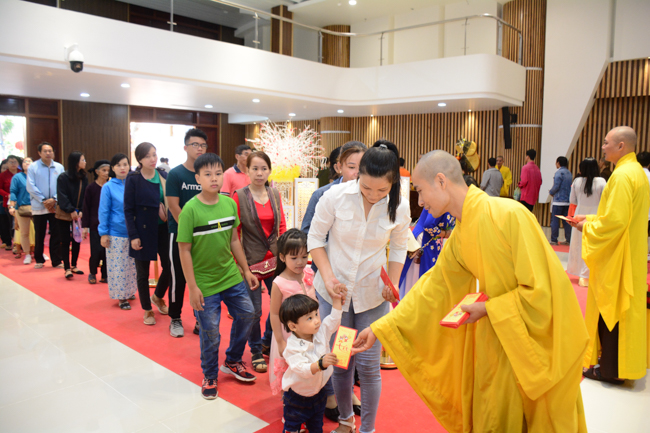 Series of photos on the 2nd day of Tet Holiday