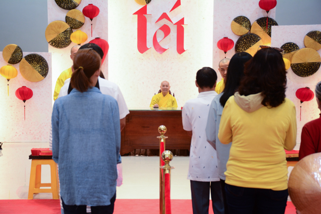 Series of photos on the 2nd day of Tet Holiday