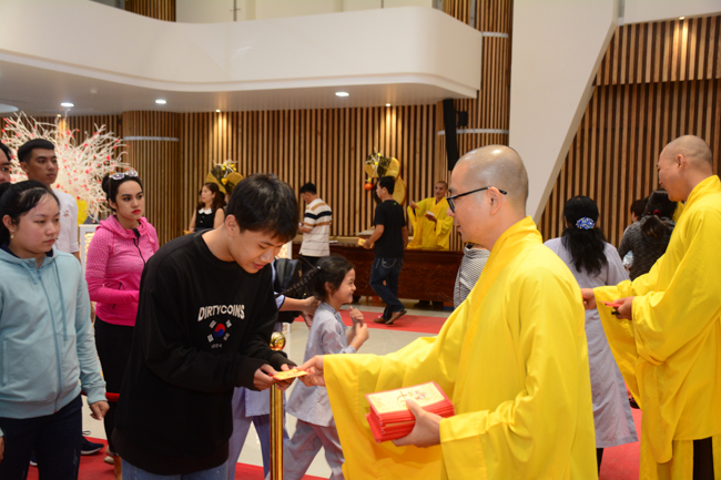 Series of photos on the 2nd day of Tet Holiday