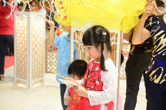 Series of photos on the 2nd day of Tet Holiday