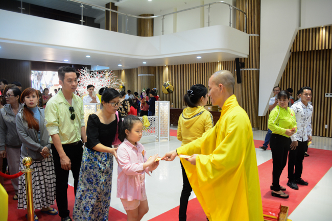 Series of photos on the 2nd day of Tet Holiday