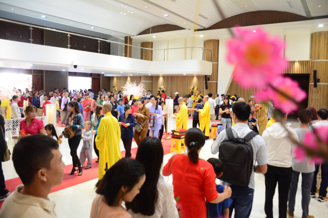 Series of photos on the 2nd day of Tet Holiday