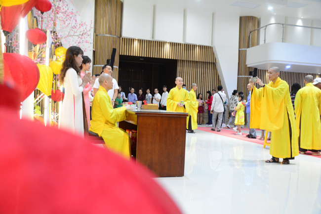 Series of photos on the 2nd day of Tet Holiday