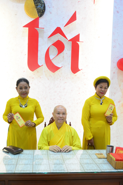 Series of photos on the 2nd day of Tet Holiday