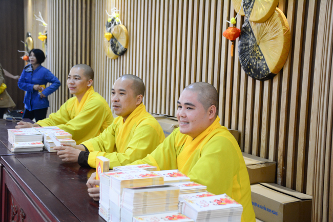 Series of photos on the 2nd day of Tet Holiday