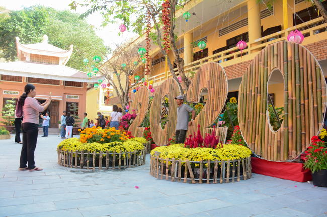 Series of photos on the 2nd day of Tet Holiday