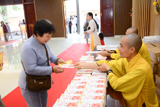 Series of photos on the 2nd day of Tet Holiday