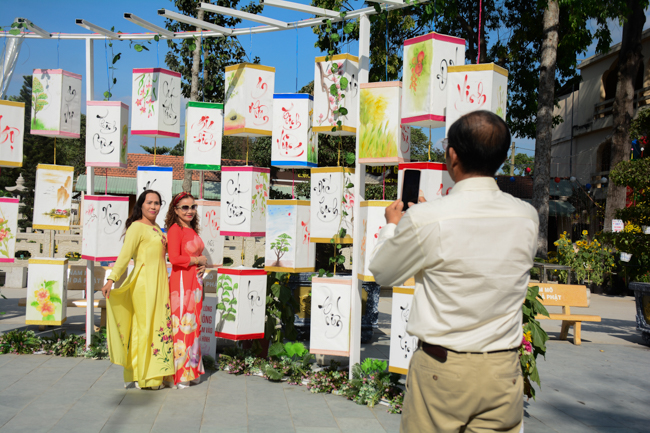 Series of photos on the 2nd day of Tet Holiday