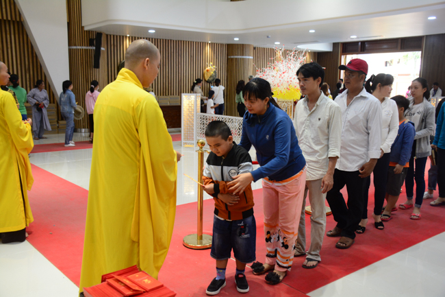 Series of photos on the 2nd day of Tet Holiday