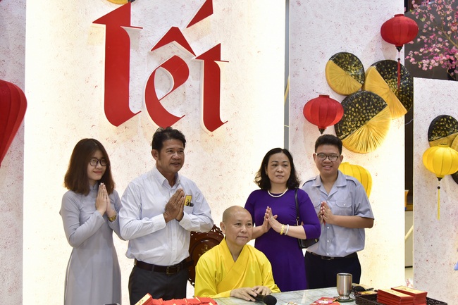 Over 79,000 red pockets had been given in the first day of Rat Year