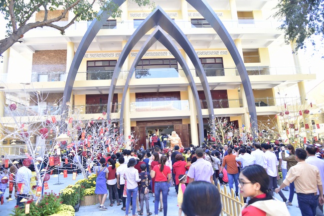 Over 79,000 red pockets had been given in the first day of Rat Year