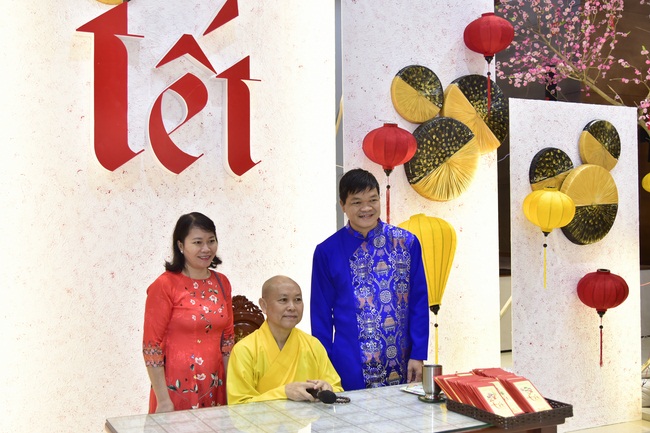 Over 79,000 red pockets had been given in the first day of Rat Year