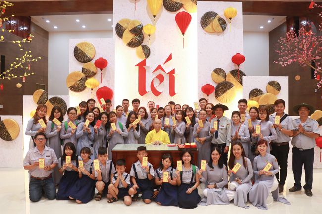 Over 79,000 red pockets had been given in the first day of Rat Year