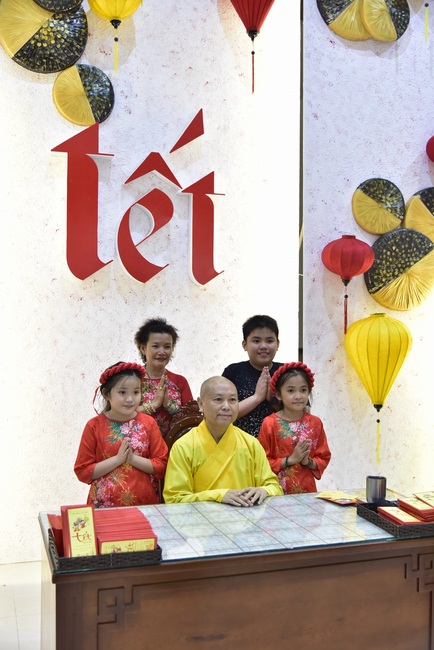 Over 79,000 red pockets had been given in the first day of Rat Year