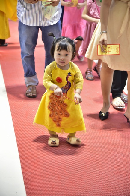 Over 79,000 red pockets had been given in the first day of Rat Year