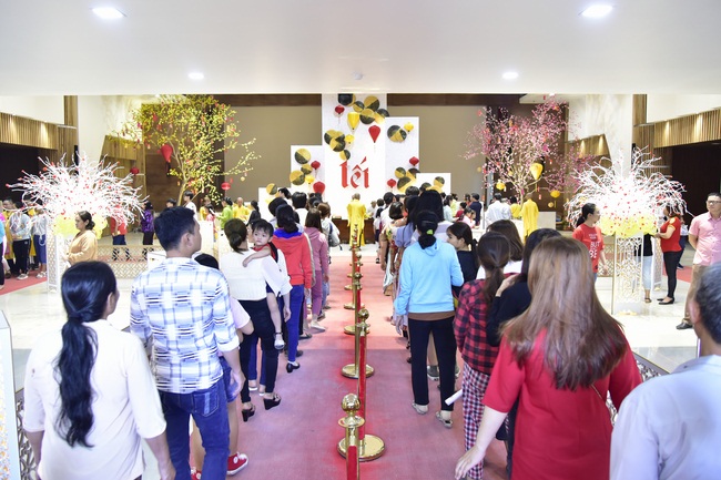 Over 79,000 red pockets had been given in the first day of Rat Year