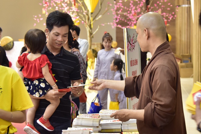 Over 79,000 red pockets had been given in the first day of Rat Year