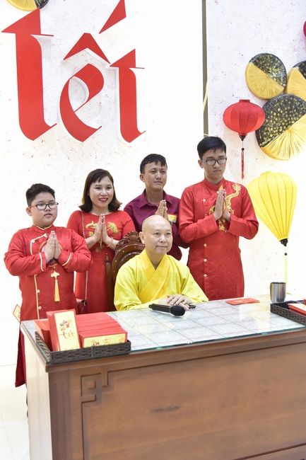 Over 79,000 red pockets had been given in the first day of Rat Year