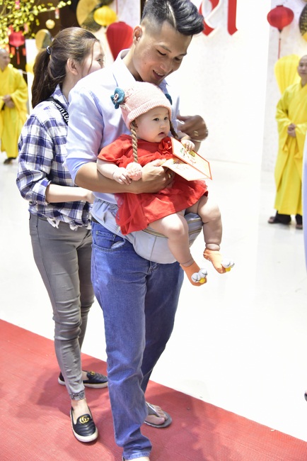 Over 79,000 red pockets had been given in the first day of Rat Year