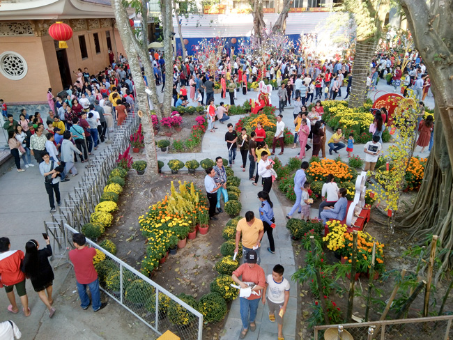 Over 79,000 red pockets had been given in the first day of Rat Year