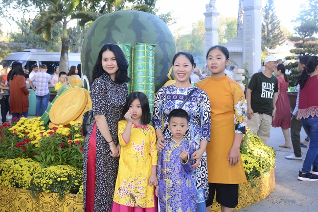 Over 79,000 red pockets had been given in the first day of Rat Year