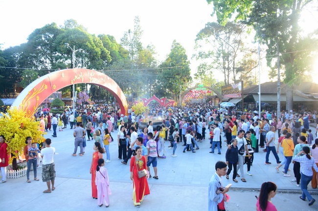 Over 79,000 red pockets had been given in the first day of Rat Year