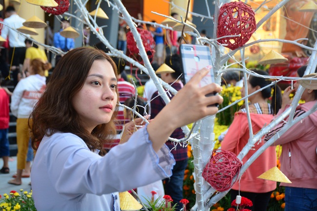 Over 79,000 red pockets had been given in the first day of Rat Year