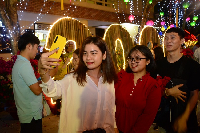 Over 79,000 red pockets had been given in the first day of Rat Year