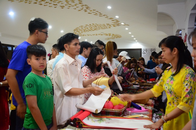 Over 79,000 red pockets had been given in the first day of Rat Year